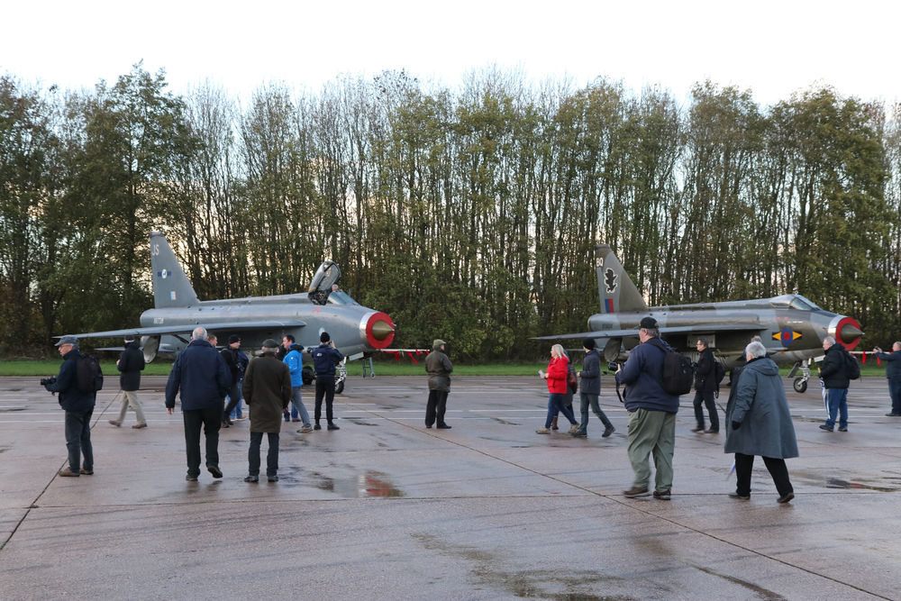 Waiting for the twilight fast jet run at Bruntingthorpe
 #lightningfans #twolightnings