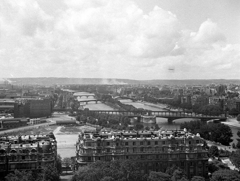 Seine bridges, Paris 1949
 #seine #bridges, #paris1949