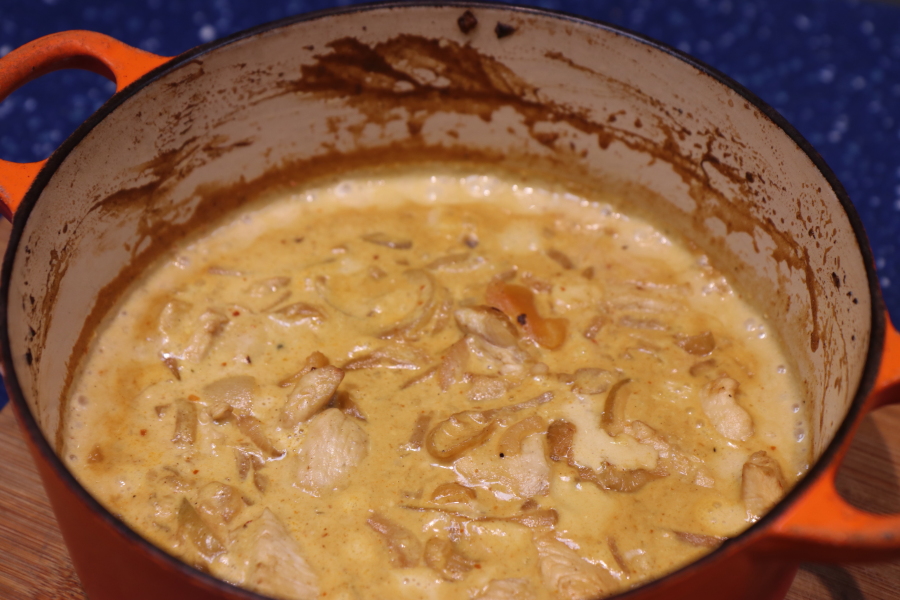 Chicken onions garlic double cream dutch oven baked.jpg.