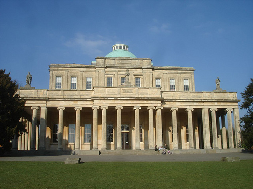 Pittville Pump Rooms, Cheltenham.jpg.