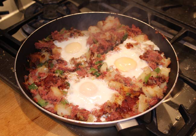 Quality picture of Corned beef hash with eggs recipe 2.jpg