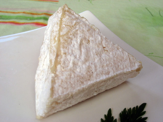 Tricornes de brebis cheese.jpg.