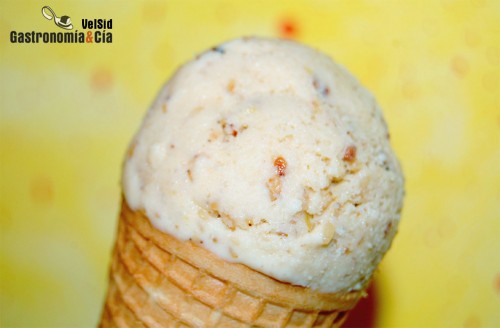 Caramelised sesame ice-cream