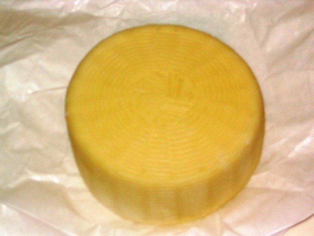 File:Caciotta di vacca ciociara cheese.jpg