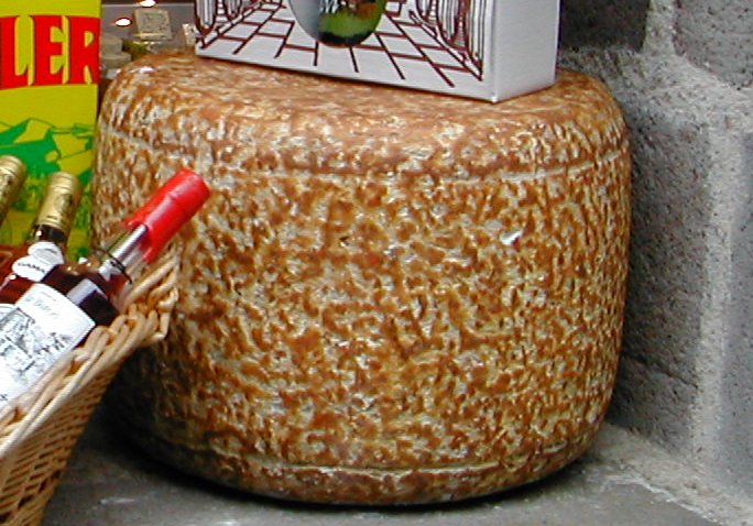 Salers cheese.jpg.