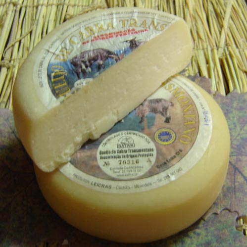 Queijo de Cabra Transmontano cheese.jpg.
