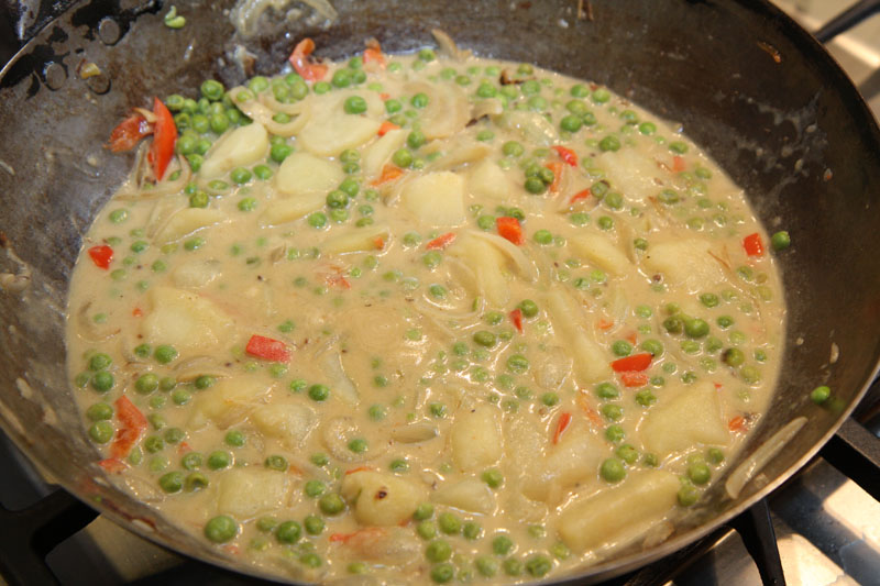 Pea and potato curry, Vegetarian recipe