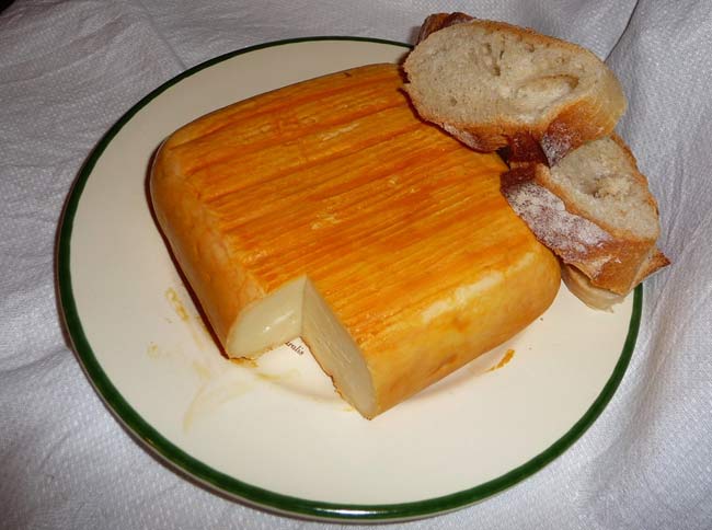 Vieux-Boulogne cheese.jpg.