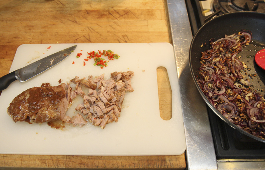 Sliced Duck roti rice cake.jpg.