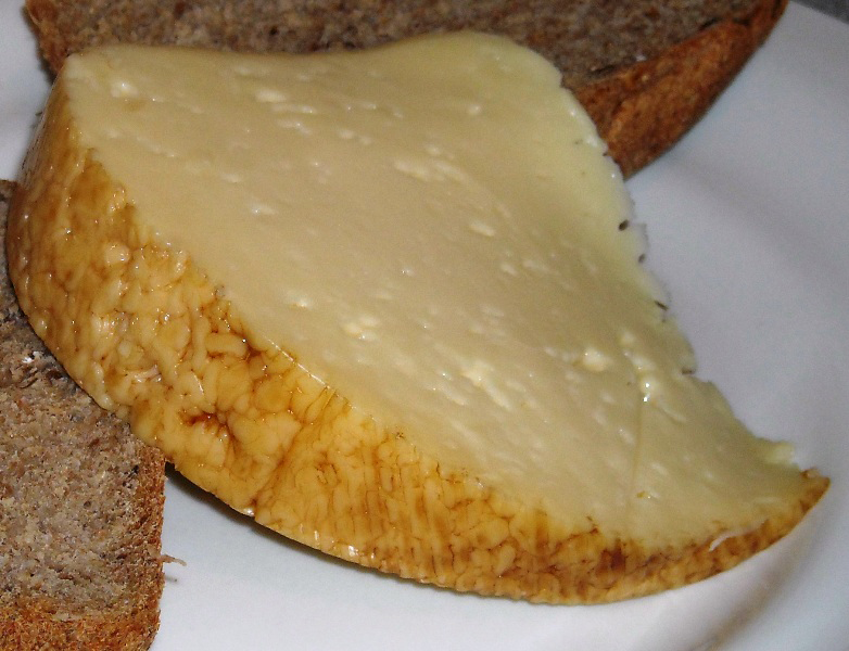 Doux de Montagne (slice).jpg.