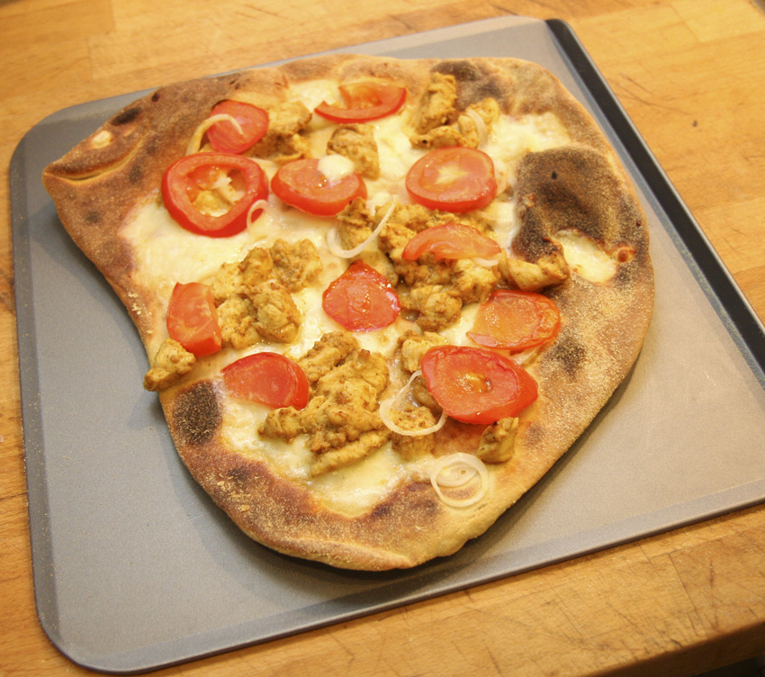 Tandoori chicken pizza