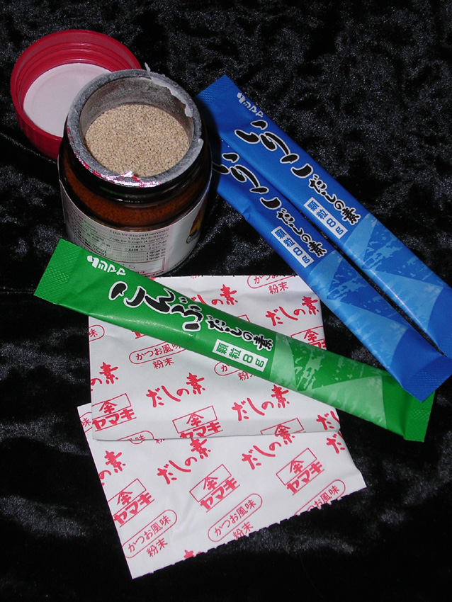 Opened package of dashi.jpg.