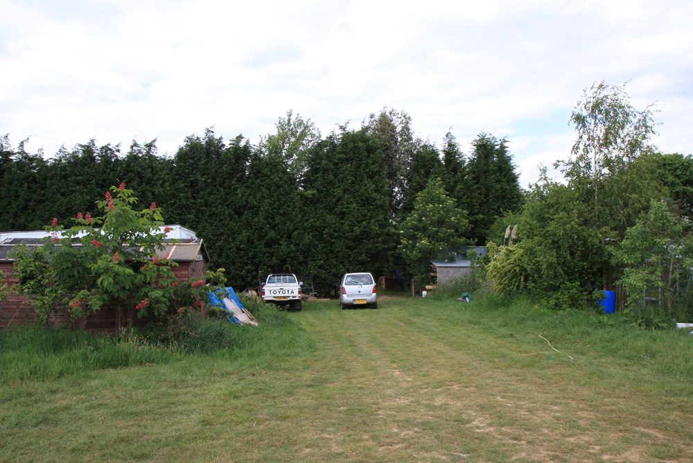 Mumbles chicken farm car park.jpg.