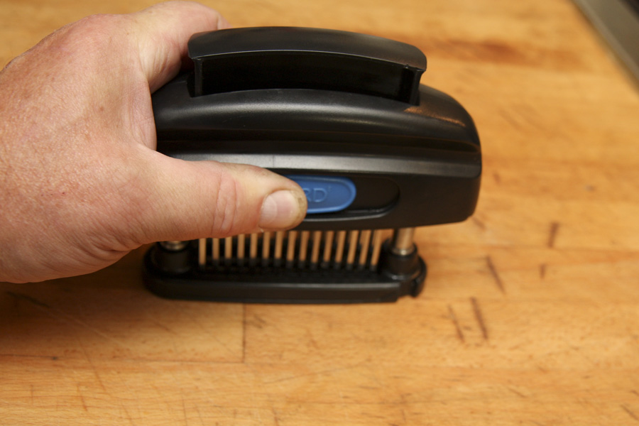 Jaccard meat tenderiser slide blue badge to the left.jpg.