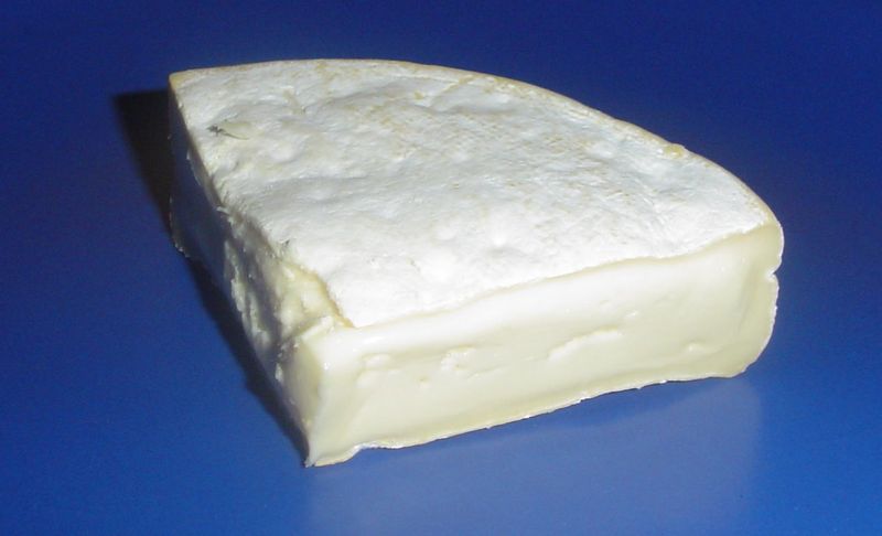 Reblochon aka Reblochon de Savoie cheese.jpg.