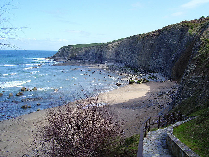 Playa de Peñarrubia, Gijón.jpg.