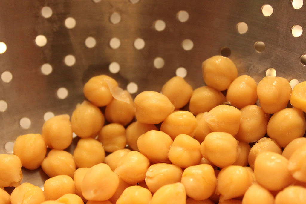 Boiled chickpeas.jpg.