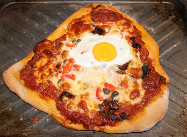 Egg and bacon pizza recipe.jpg. Egg and bacon pizza recipe.jpg.