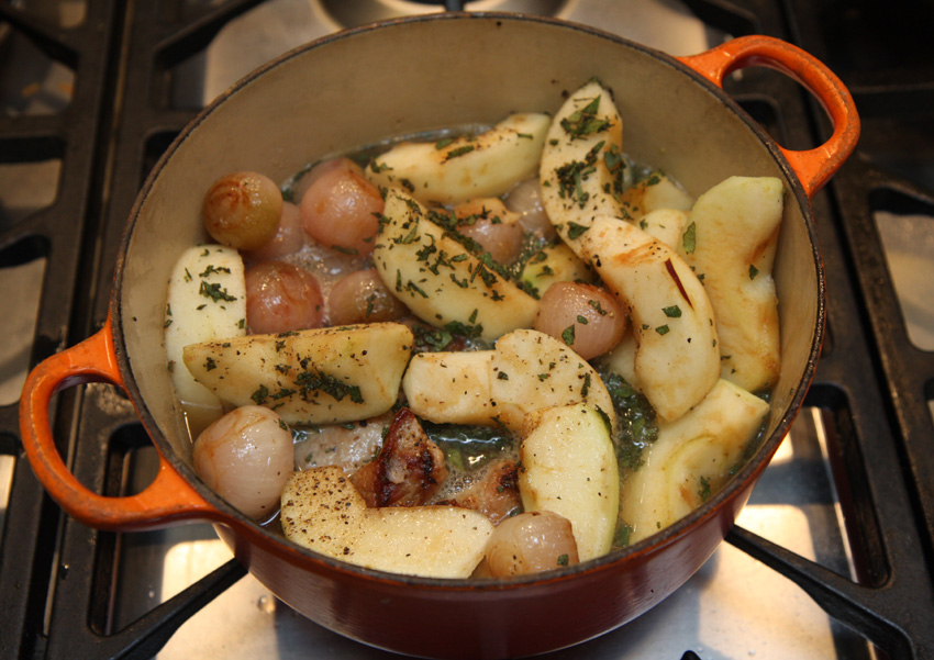 Pork steaks browned, ready to stew.jpg. Pork steaks browned, ready to stew.jpg.