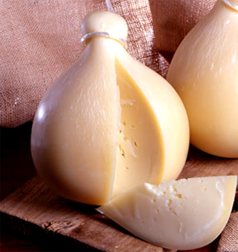 Caciocavallo podolico Alburni cheese.jpg.