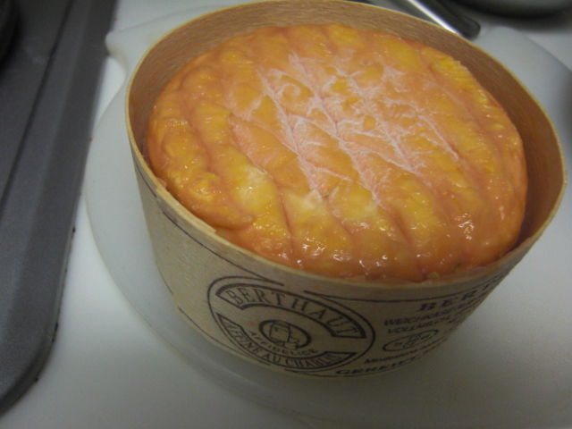 Affidelice au Chablis cheese.jpg. Affidelice au Chablis cheese.jpg.