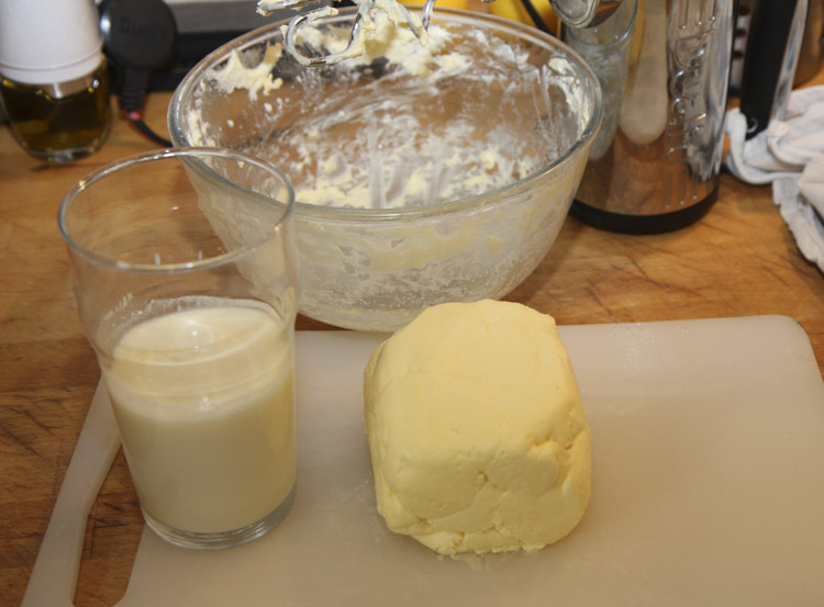 Home-made butter and buttermilk recipe