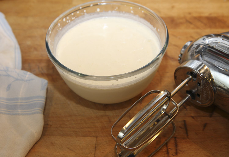 Home-made butter and buttermilk recipe by hand.jpg. Home-made butter and buttermilk recipe by hand.jpg.