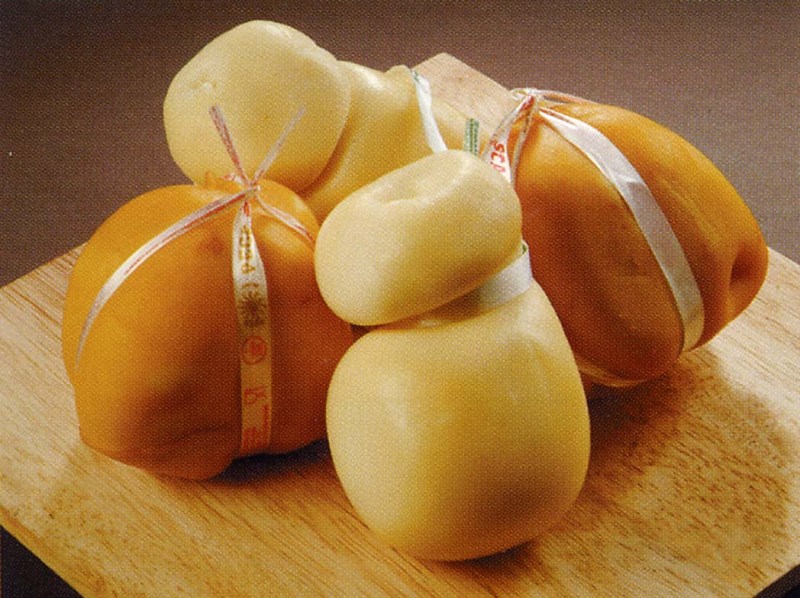 Scamorza Molisana cheese.jpg.