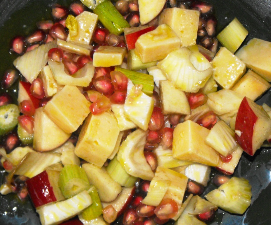 Cheese, apple and pomegranate salad