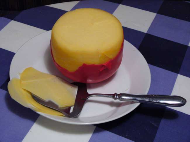 Edam cheese.jpg.