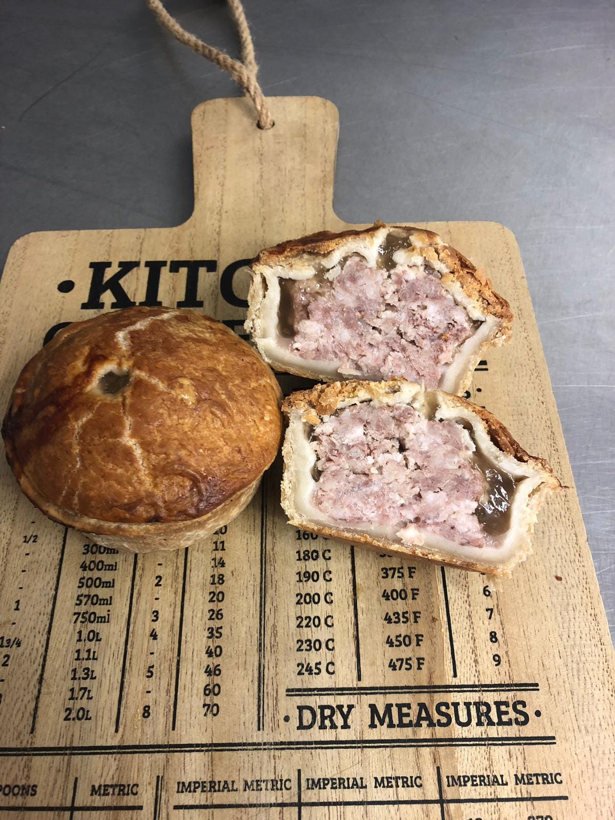 BrambleBee-Farms-pork-pies.jpg.