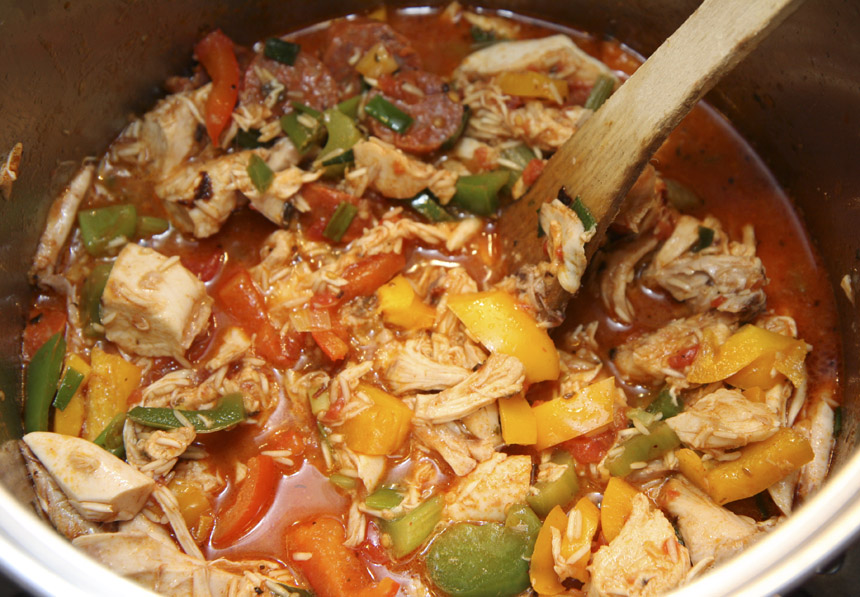 Chicken jambalaya in pot.jpg.