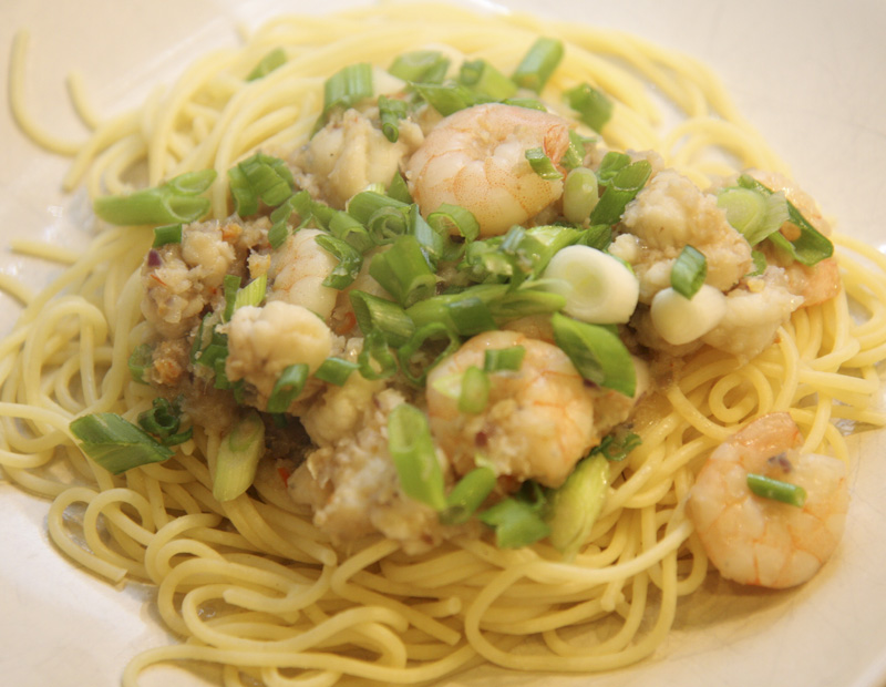 Seafood with garlic, chili and ginger.jpg. Seafood with garlic, chili and ginger.jpg.