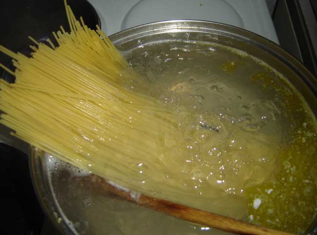 Spaghetti cooking.jpg.