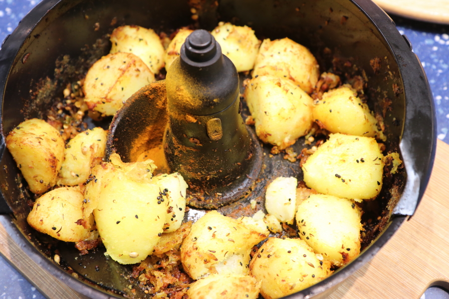 Air Fried Panchphoran Aloo Potatoes In Whole Spices cooked.jpg.