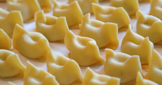 Idrijski žlikrofi (Idrija stuffed pasta).jpg.