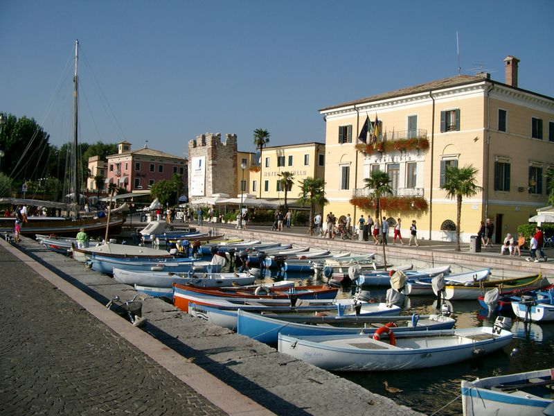 Bardolino (Verona).jpg.