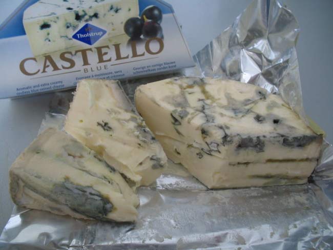 Bla (Blue) Castello cheese.jpg.