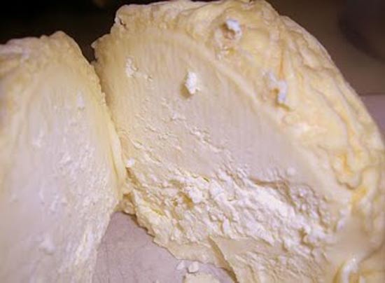Queso Semicurado Valles del Oso cheese.jpg.