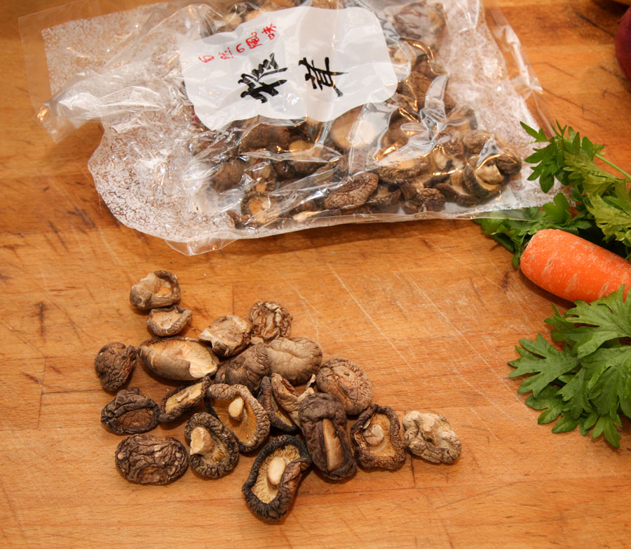 Dried shiitake mushrooms.jpg.
