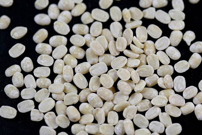 White urad beans.jpg.