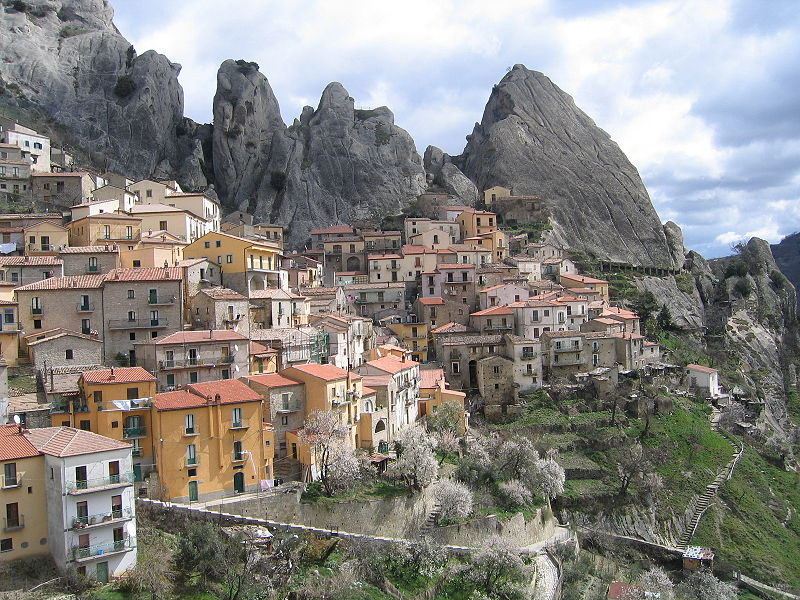 Castelmezzano (Potenza).jpg. Castelmezzano (Potenza).jpg.