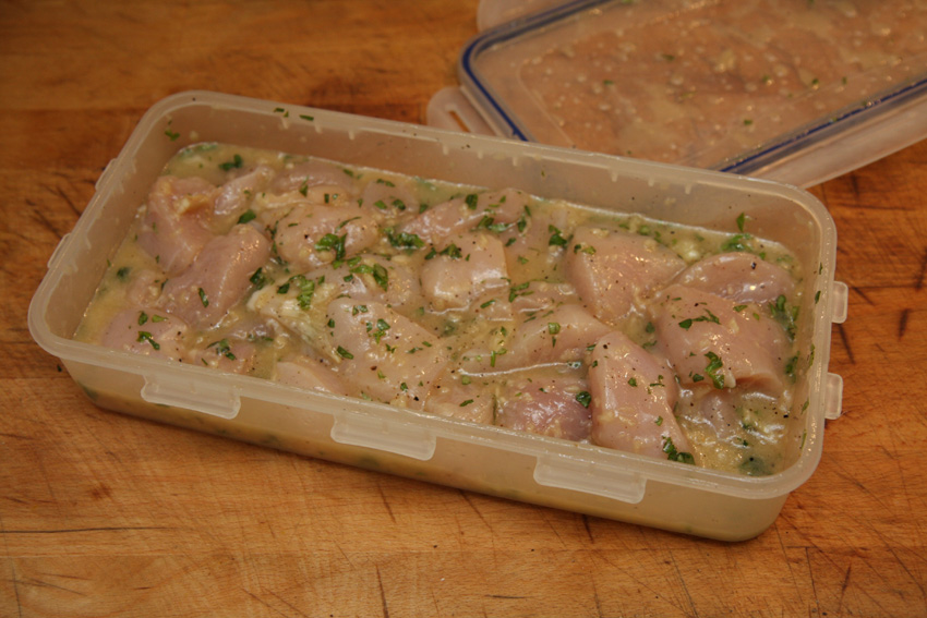 Mahdzoon chicken marinading.jpg.