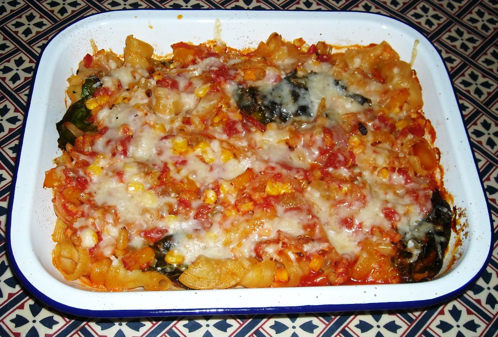 Sconcigli with vegetables and pine nuts