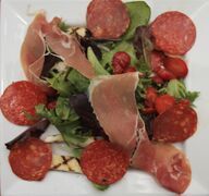 Pork and strawberry salad with grilled halloumi cheese