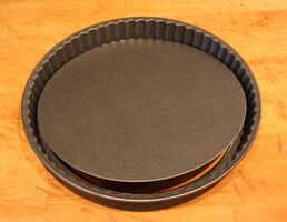 Push-out flan dish