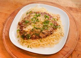 Spaghetti Bolognese (Nik and Edwina)