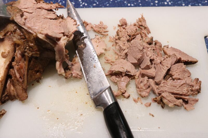 File:Sous vide Moroccan lamb leg carved.jpg