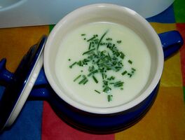 Onion, potato and blue cheese soup (TM)