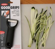 Oxo Good Grips Julienne peeler